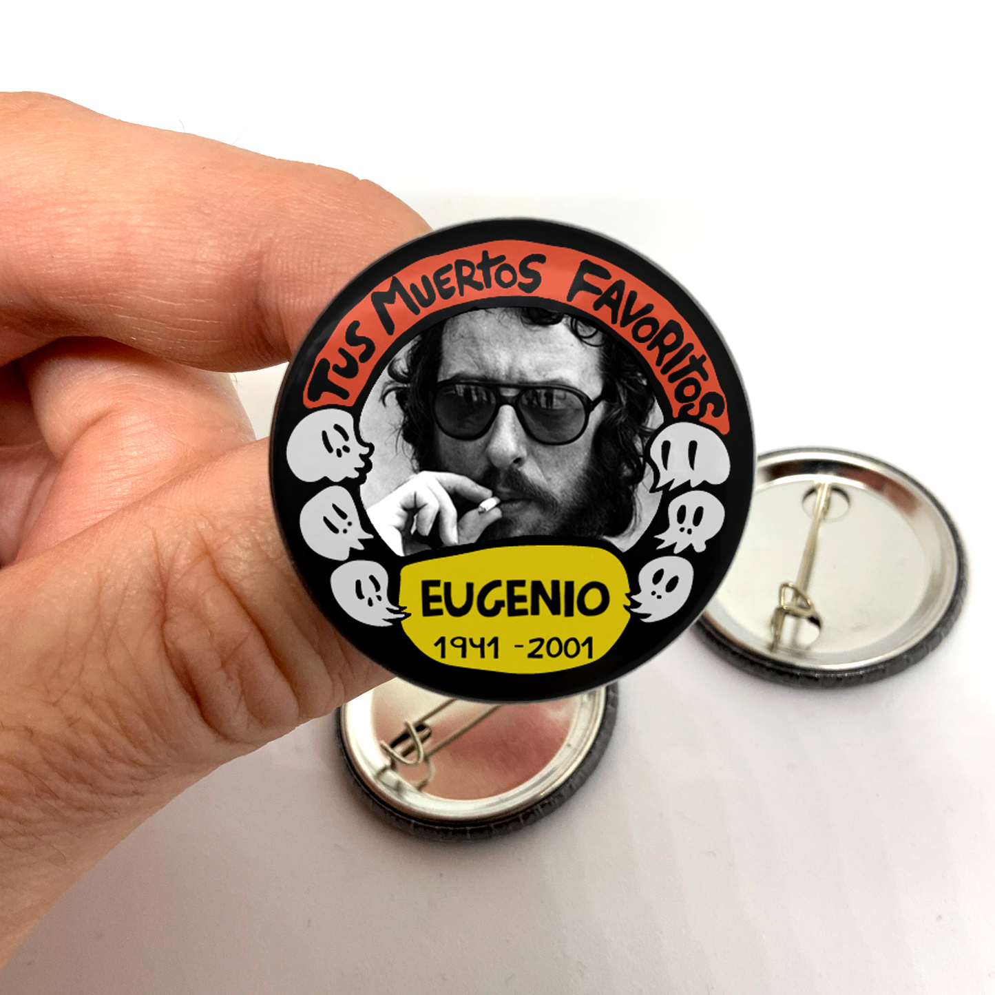 Todas las chapas de Tus Muertos Favoritos