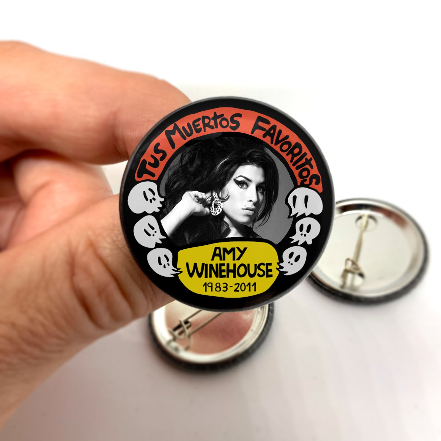 Todas las chapas de Tus Muertos Favoritos